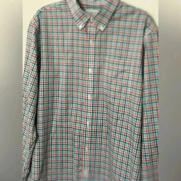 L.L. Bean Men’s Slightly Fitted Button Down - Picture 3 of 4